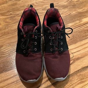 Nike Roshe Burgundy/Black/Red Plaid